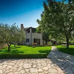 Nini Poreč