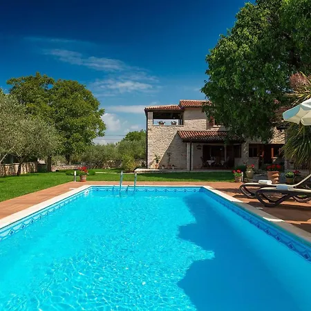 Nini Semesterbostad *