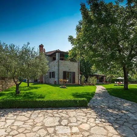 Nini Poreč