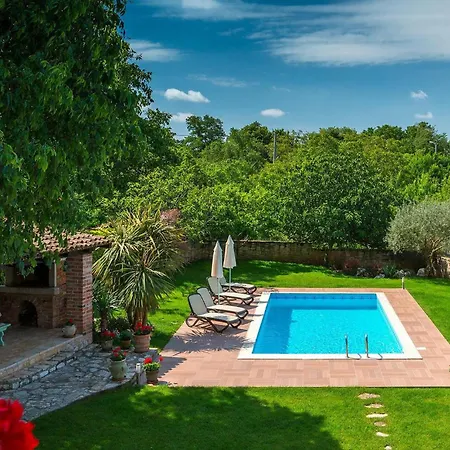 Holiday home Nini