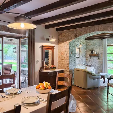 Semesterbostad Nini *